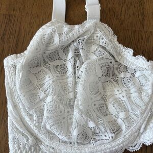 Intimissimi Elegant White Lace Bra Underwire Size 40D Romantic Beautiful Lacy